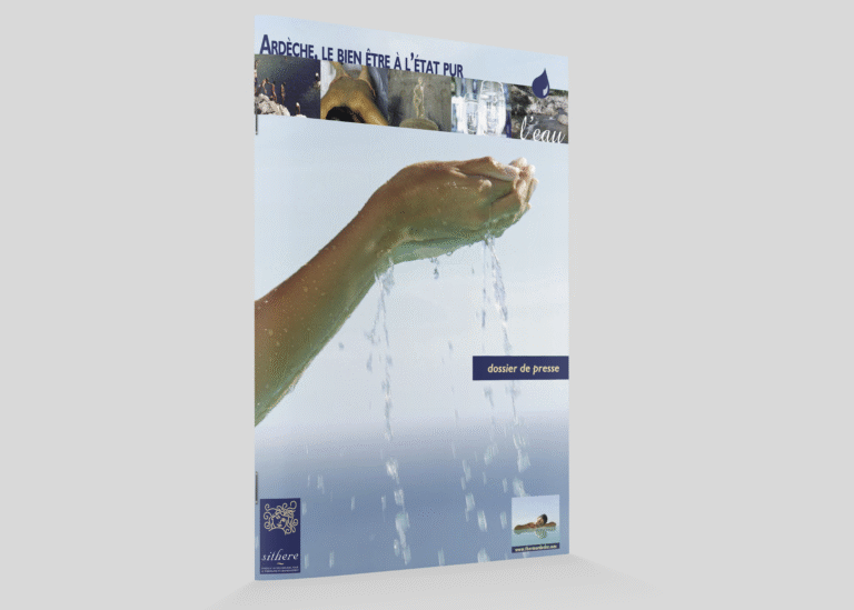 Mise en page du dossier de presse (recherche iconographique, écriture et correction des textes, mise en page, suivi de fabrication) — création graphique réalisée par emmanuelle lemaire